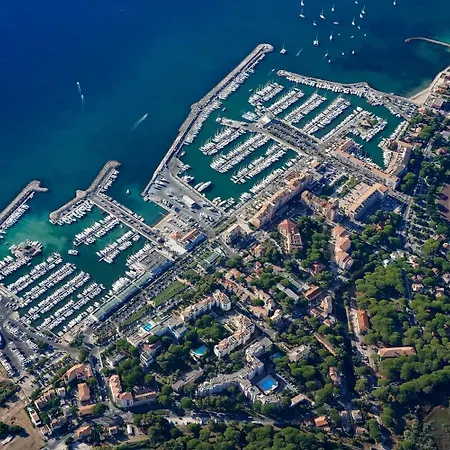 Hyerol Pour 4 Personnes Avec Parking Proche Des Plages Et Restaurants A * Ιέρ
