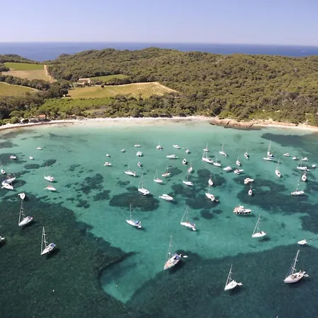 Διαμέρισμα Hyerol Pour 4 Personnes Avec Parking Proche Des Plages Et Restaurants A *